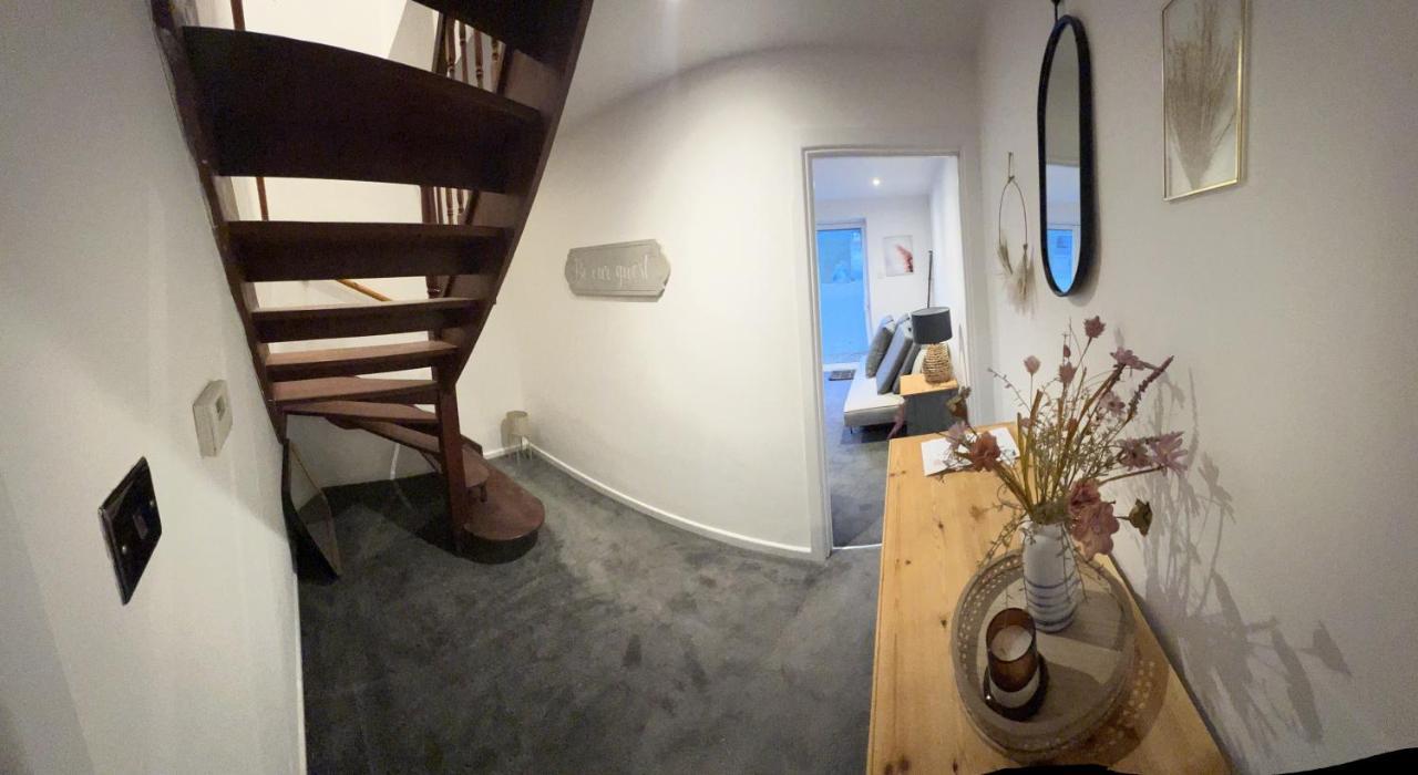 House Sleeps 8. 2Bedrooms & Sofa Beds In Sitting Room Bath Extérieur photo